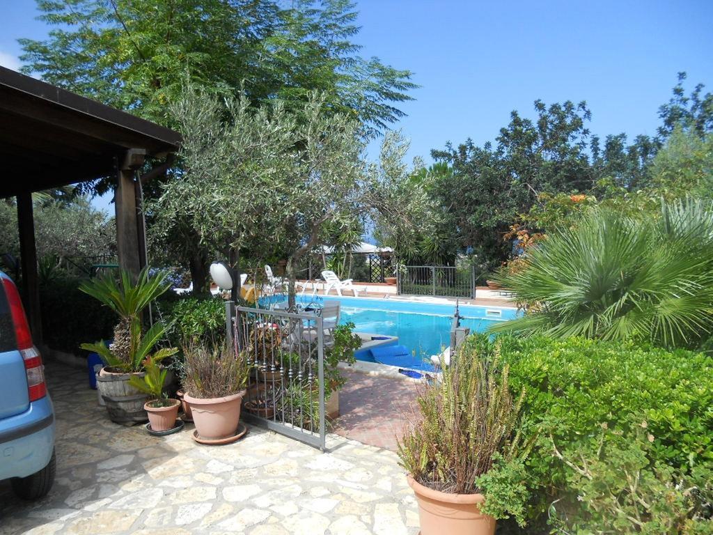 Nonnasara Bed And Breakfast Valderice Exterior foto